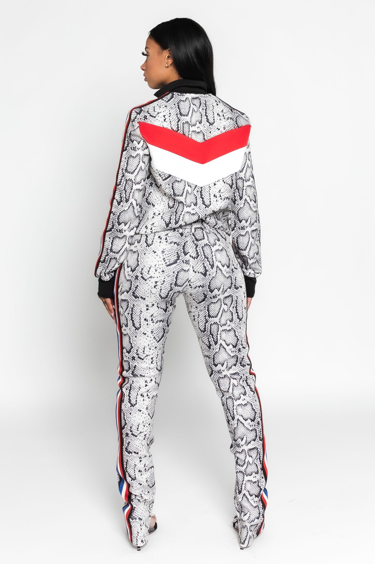 FRONT STRIPED SNAKE SKIN JOGGING SET (WHITE)