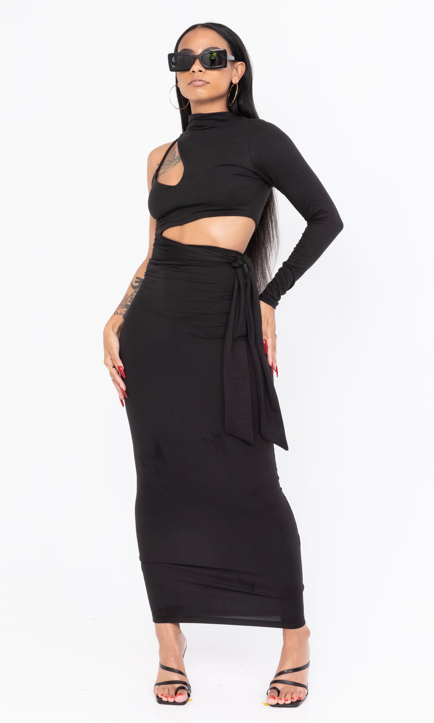 CUT OUT DRESS (BLACK)